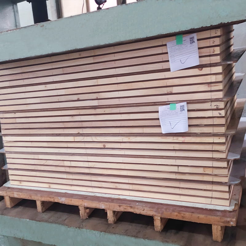 LM2102 Adeziv poliuretan cu două componente