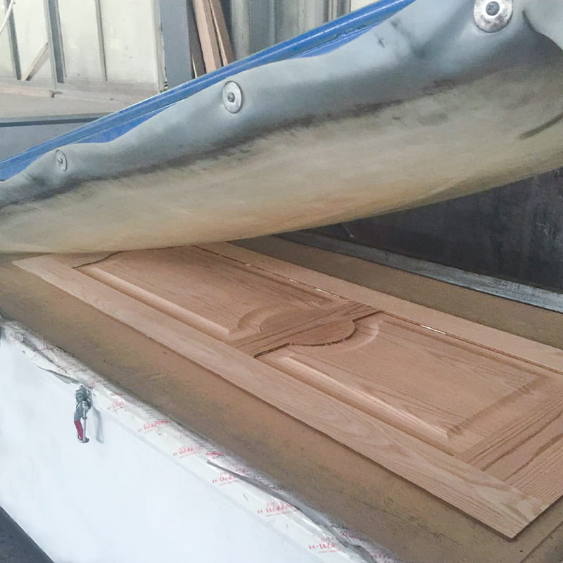 LM130 adeziv din lemn aplicat manual